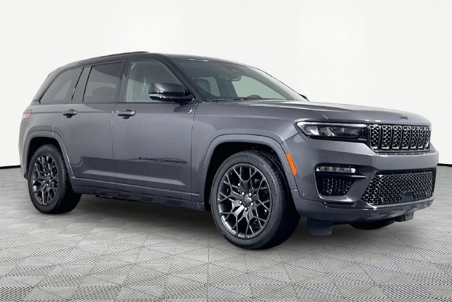 Used 2025 Gray Jeep Summit image 3