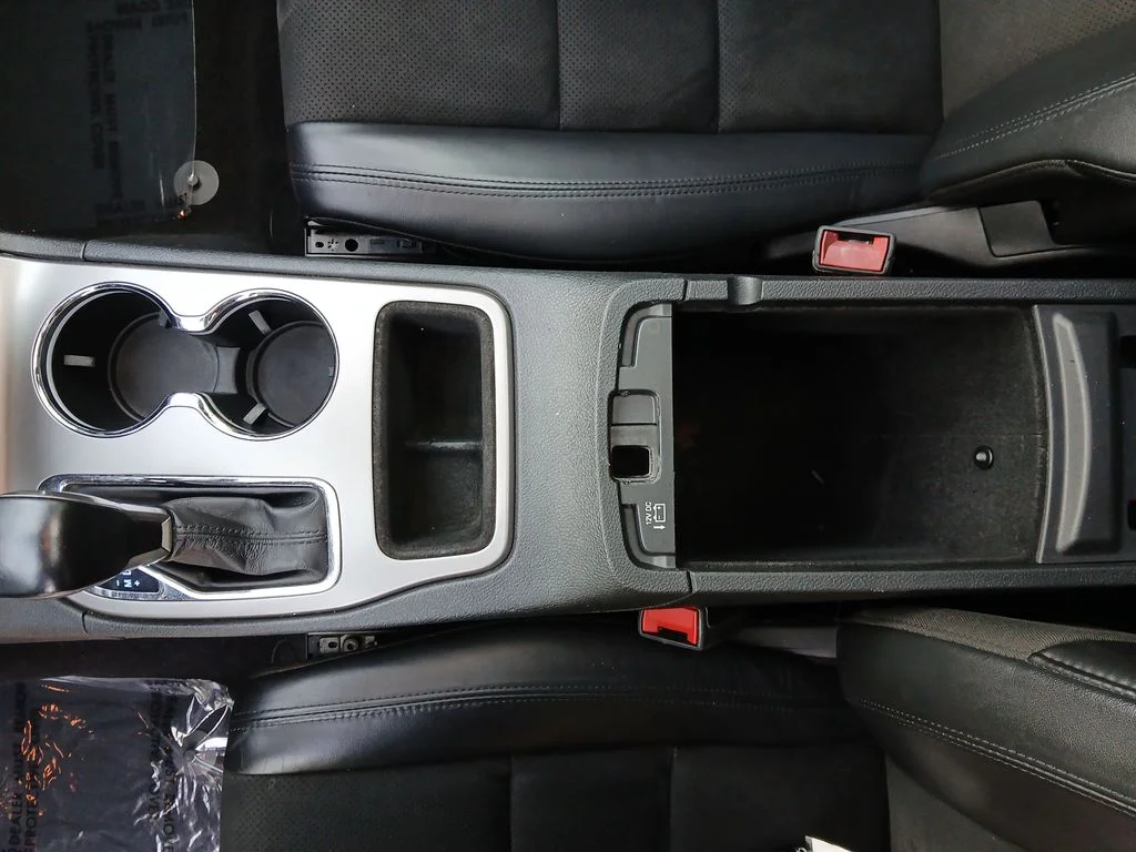 Used 2020 White Jeep Altitude image 47