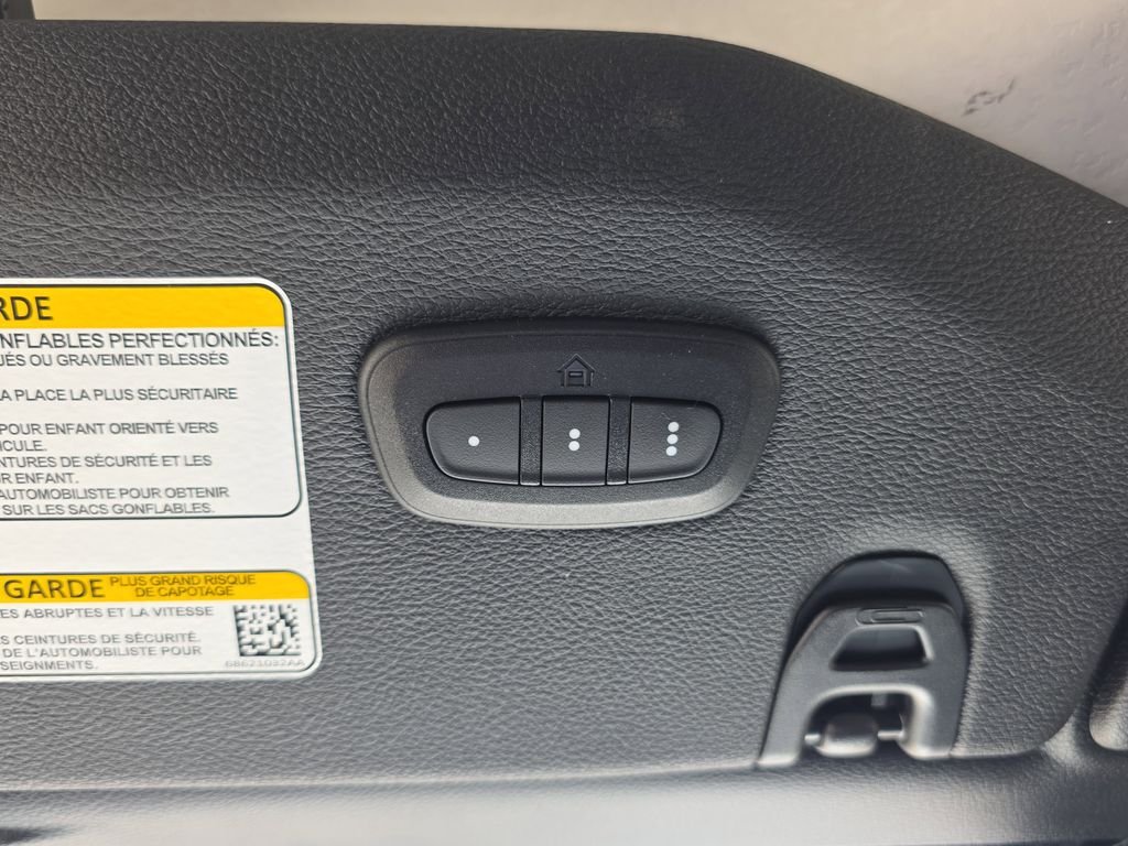 Used 2025 White/off-white Jeep Rubicon 4xe image 26