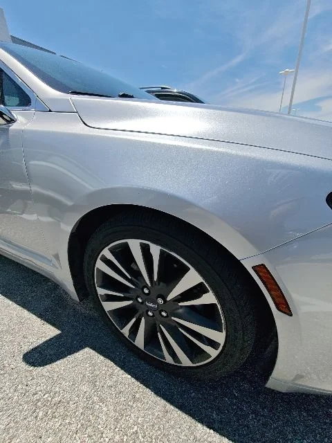 Used 2017 Silver Lincoln Reserve image 14