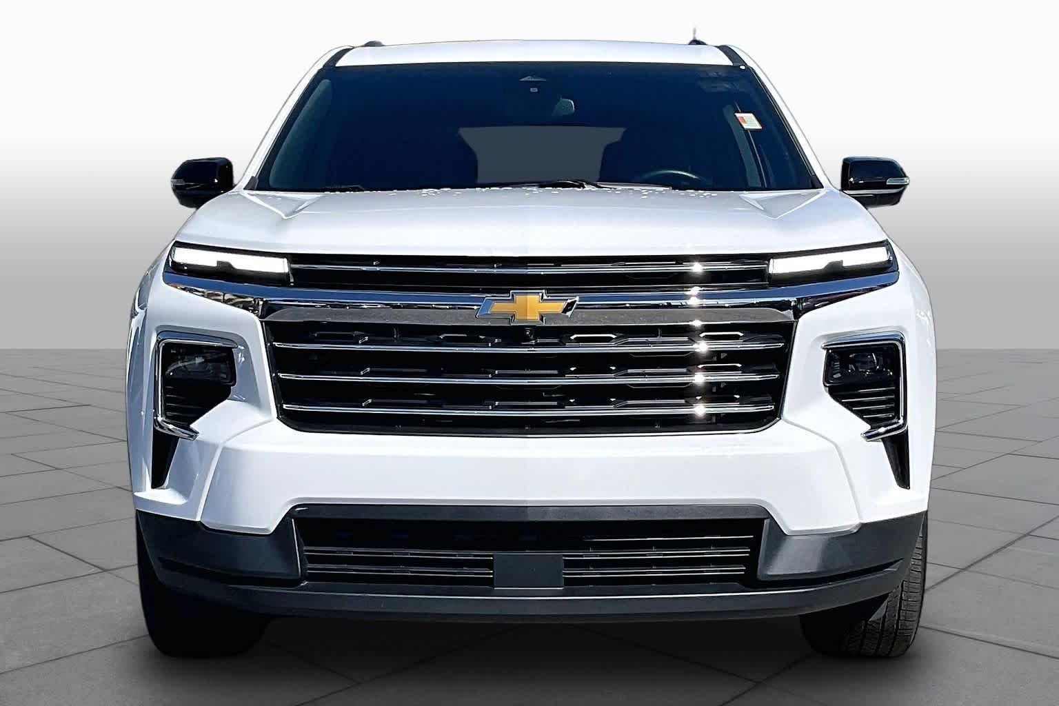 Used 2024 Summit White Chevrolet FWD LT image 4