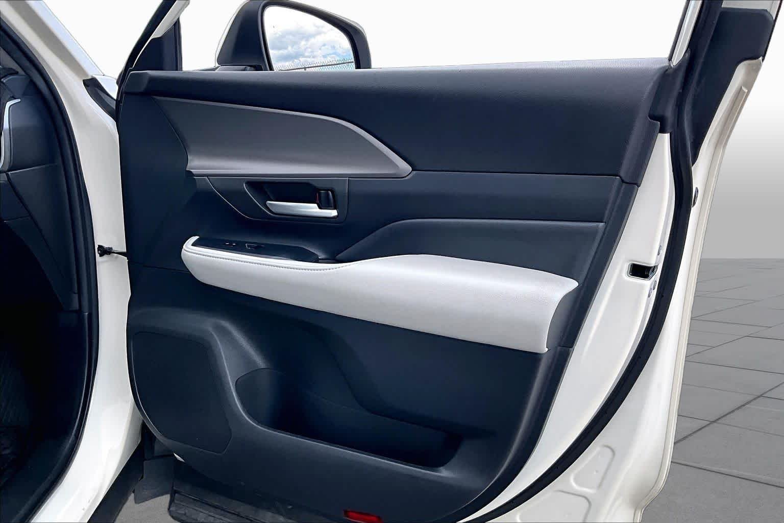 Used 2024 Coastal Cream Toyota XLE image 20
