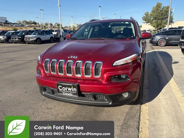Used 2017 Red Jeep Latitude image 2