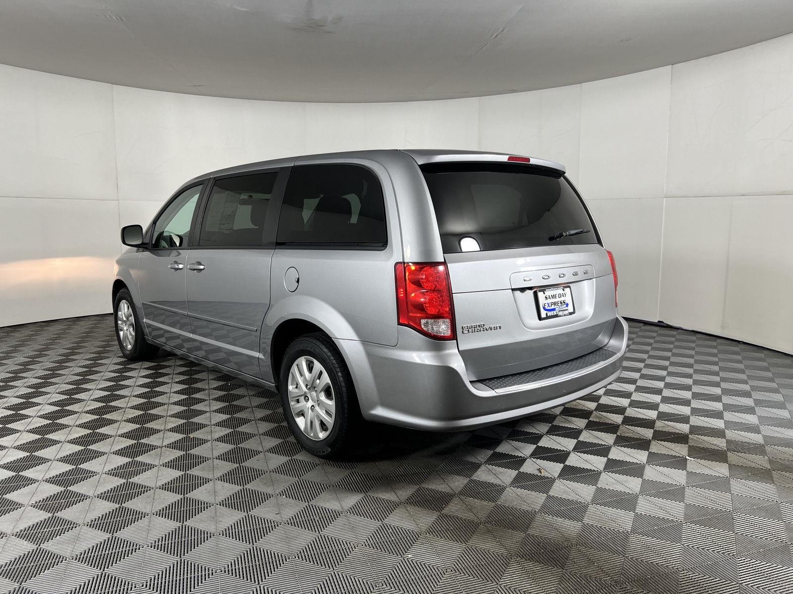 Used 2017 Billet Clearcoat Dodge SE image 6
