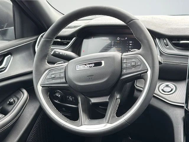 New 2026 Silver Zynith Exterior Paint Jeep Laredo image 19