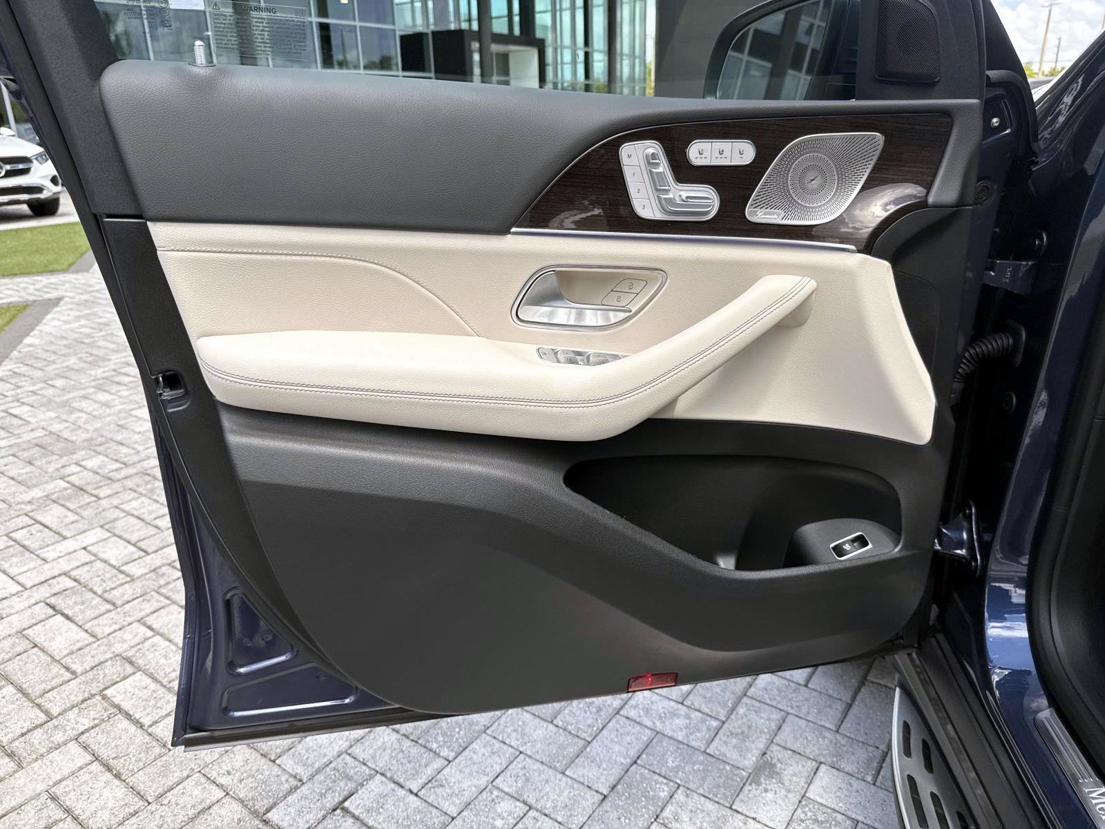 New 2026 Twilight Blue Metallic Mercedes-Benz 350 4MATIC® SUV image 17