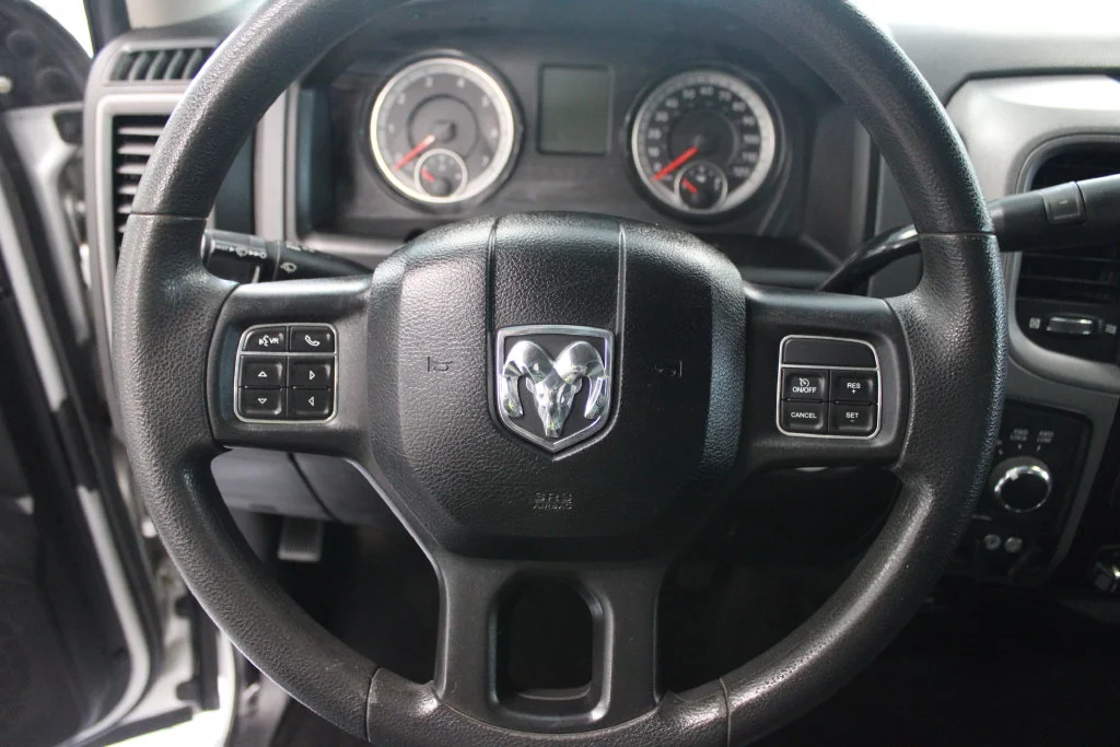 Certified Used 2018 Bright Silver Clearcoat Metallic Ram Tradesman image 17