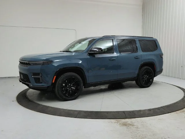 New 2026 Steel Blue Exterior Paint Jeep Limited Reserve image 4