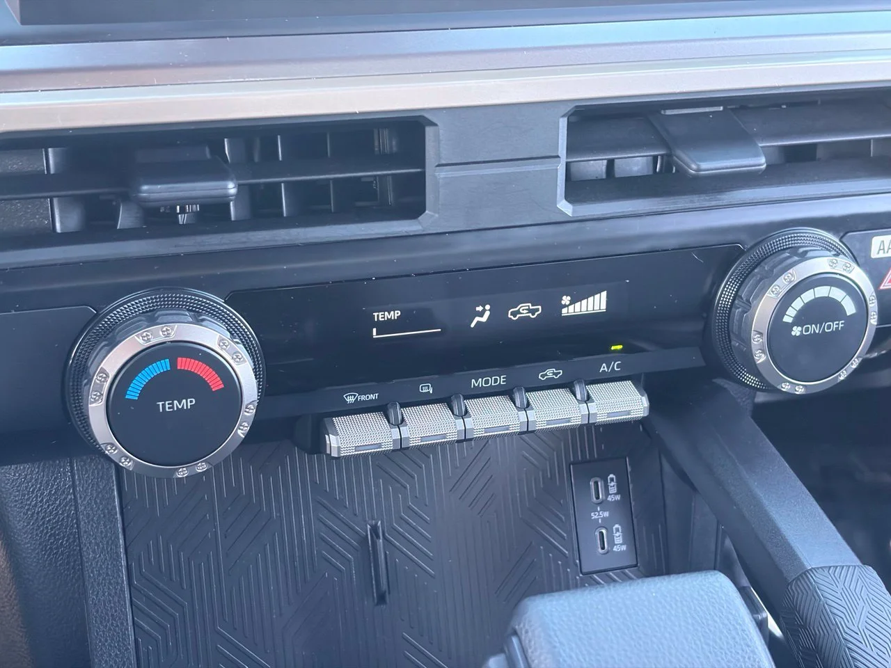 Used 2024 Ice Toyota SR5 image 22