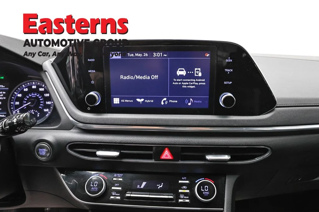 Used 2023 Silver Hyundai Blue image 12