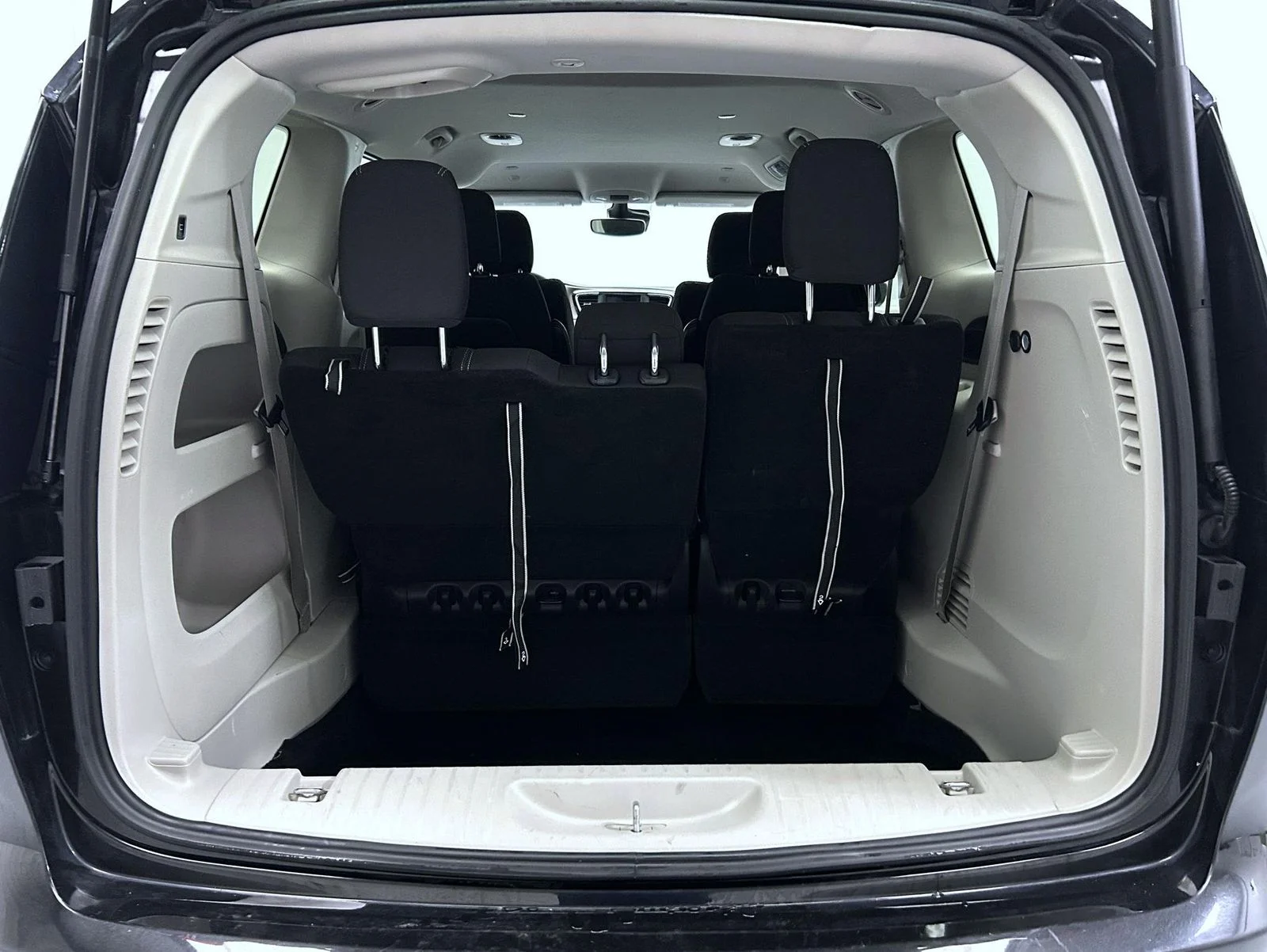 Used 2023 Black Chrysler LX image 20