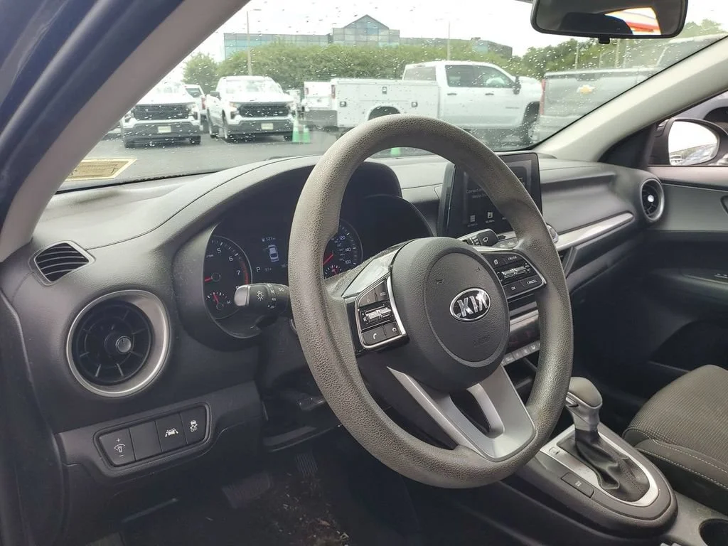 Used 2019 Black Kia LXS image 16