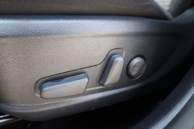 Used 2025 Surf Blue Kia EX image 17