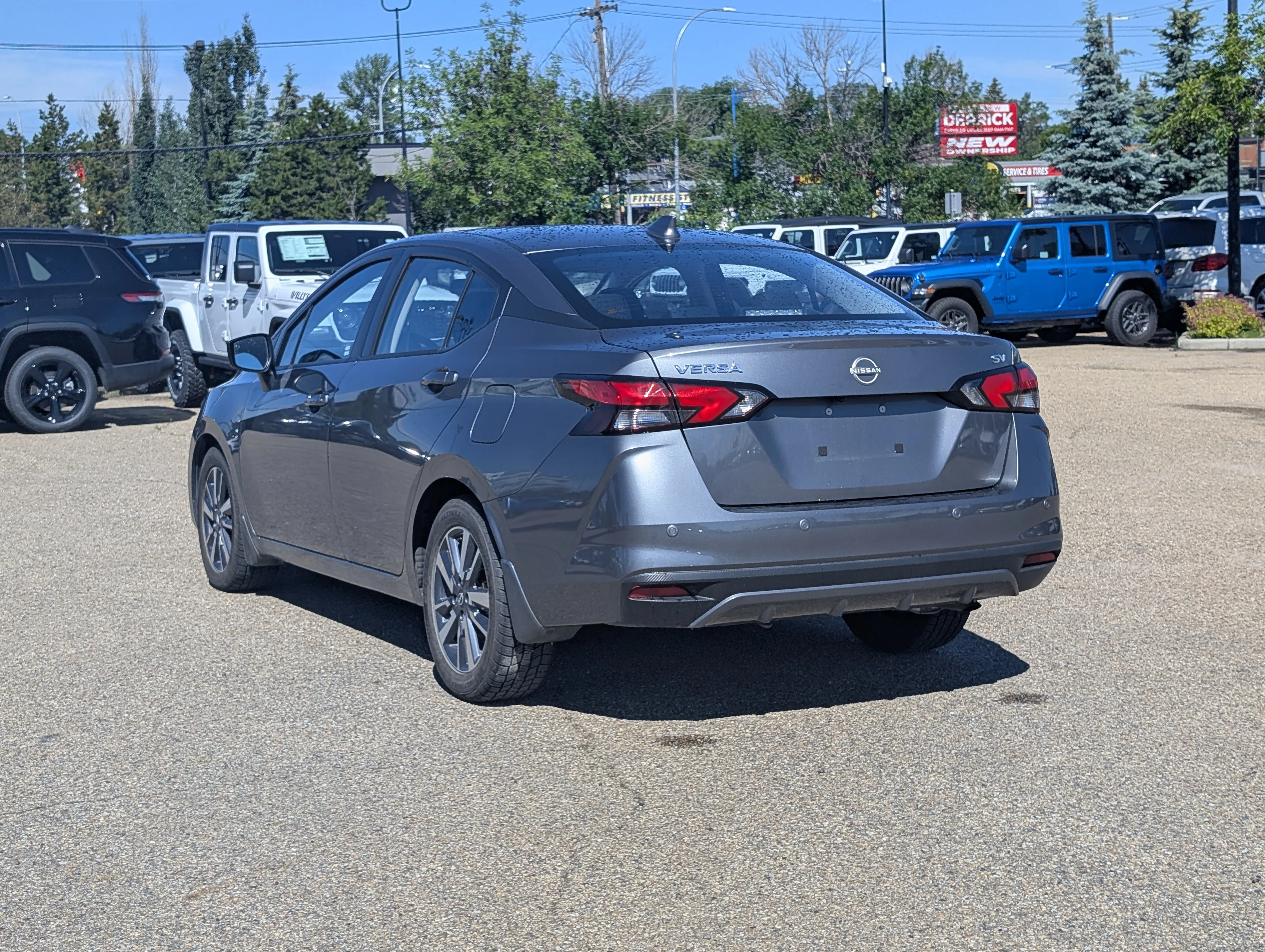 Used 2024 Gray Nissan SV image 4