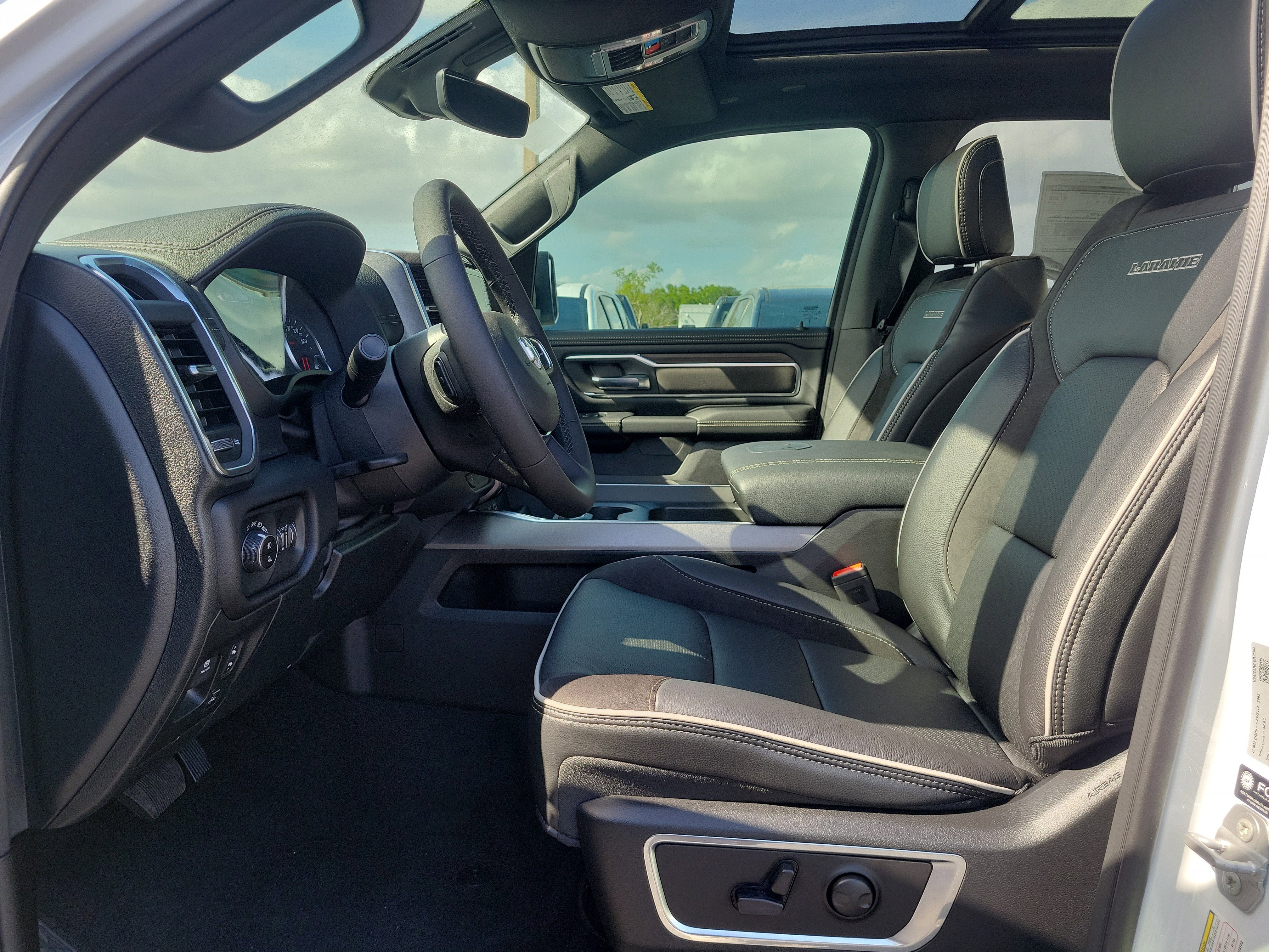 New 2026 Bright White Clear-Coat Exterior Paint RAM Laramie image 10