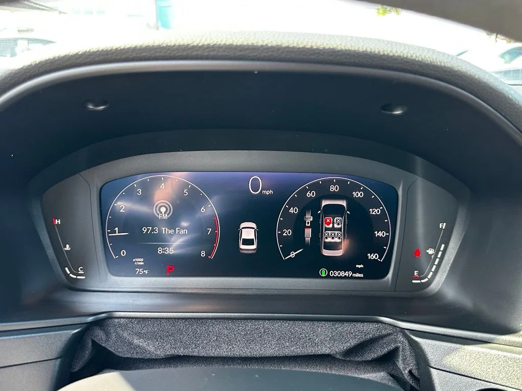 Used 2023 Silver Honda LX image 30
