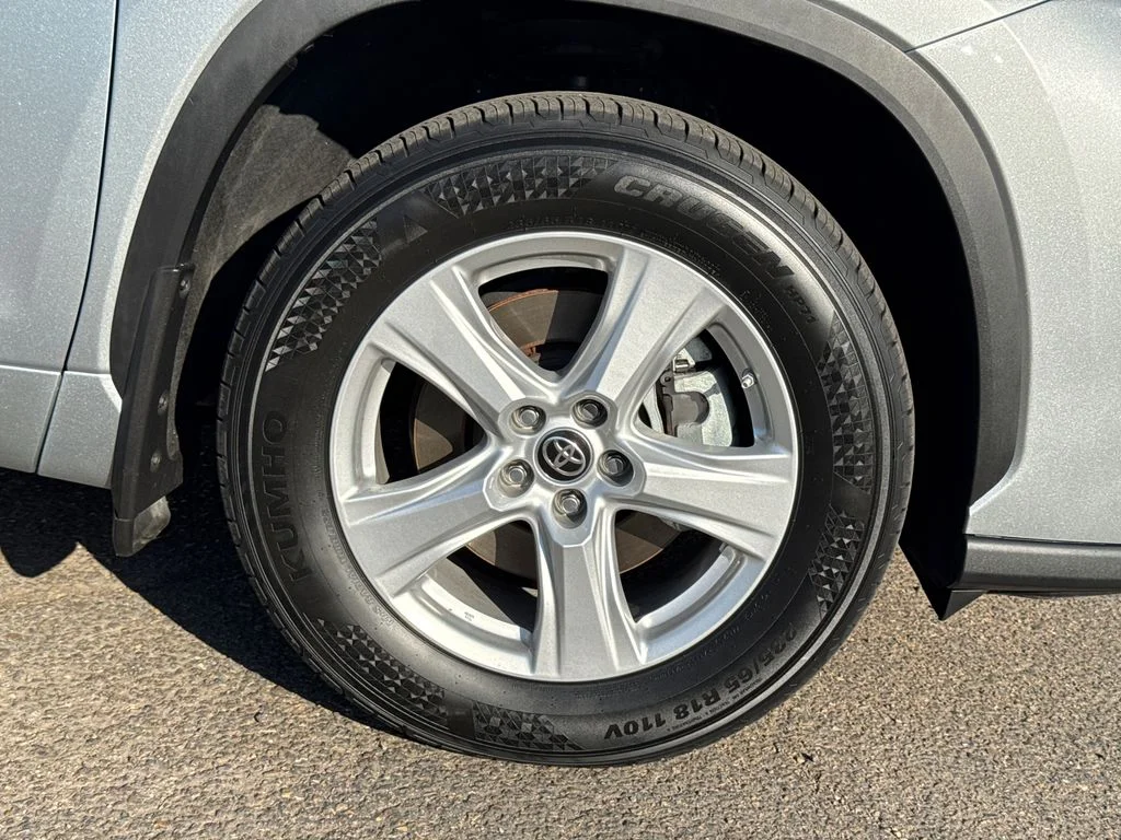 Used 2023 Silver Toyota LE image 7