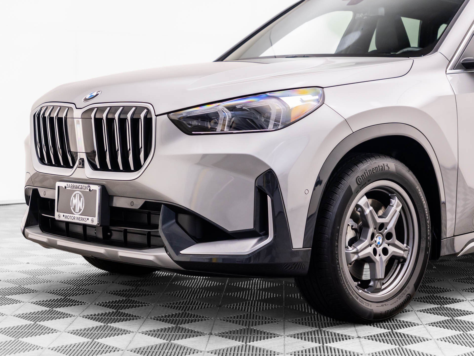 Certified Used 2025 Space Silver Metallic BMW xDrive28i image 37
