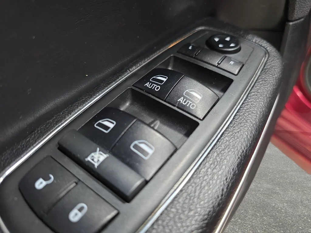 Used 2018 Velvet Red Pearlcoat Chrysler Touring image 26