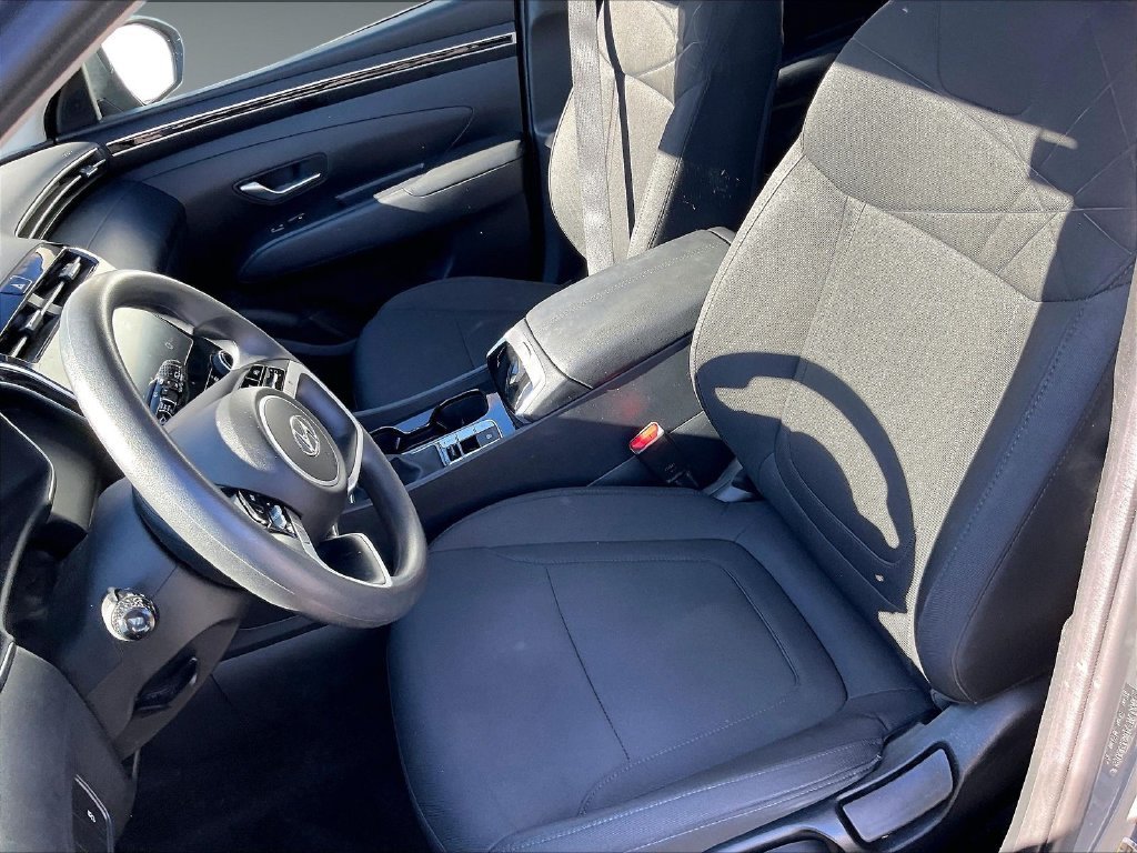 Used 2024 Hampton Gray Hyundai SE image 10