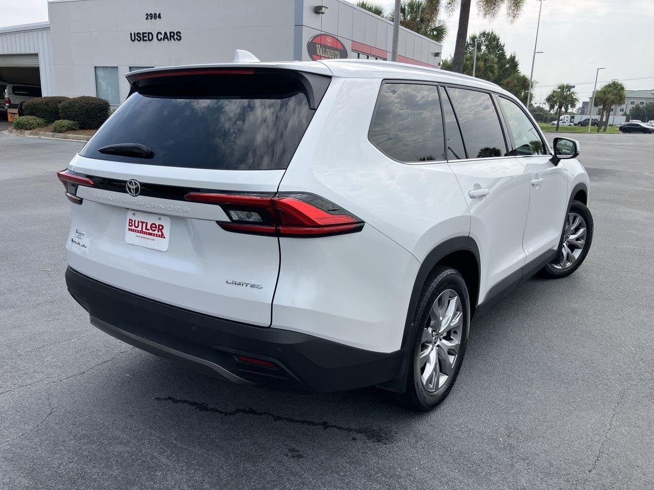Used 2024 White (Wind Chill Pearl) Toyota Limited AWD image 5