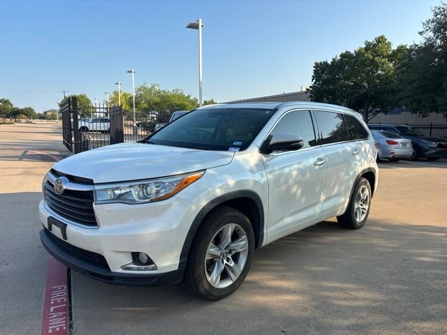 Used 2016 White Toyota Limited Platinum V6 image 1
