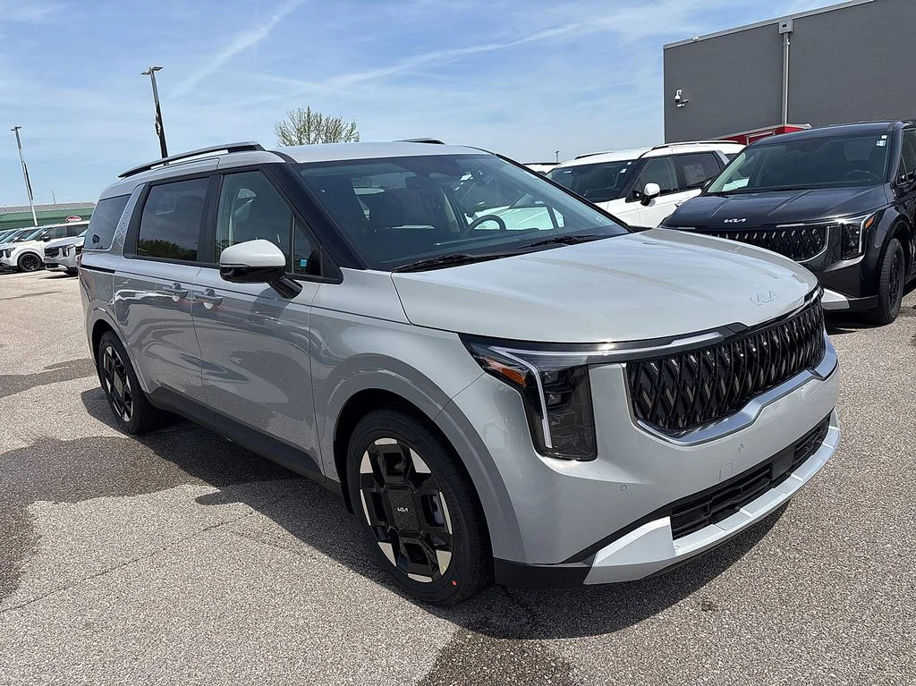 2026 Kia Sedona EX's photo