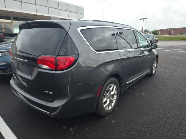 Used 2019 Granite Crystal Metallic Clearcoat Chrysler Limited image 4