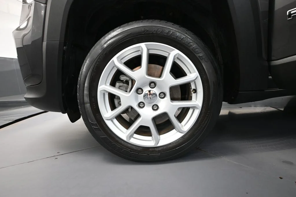 Used 2021 Gray Jeep Latitude image 17