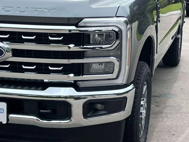 New 2027 Carbonized Gray Metallic Ford F-250® Lariat® image 9