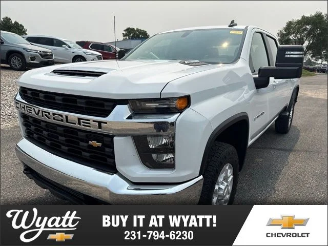 Used 2022 White Chevrolet LT image 1