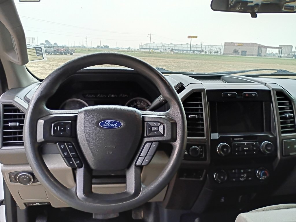 Used 2022 Oxford White Ford XL image 26