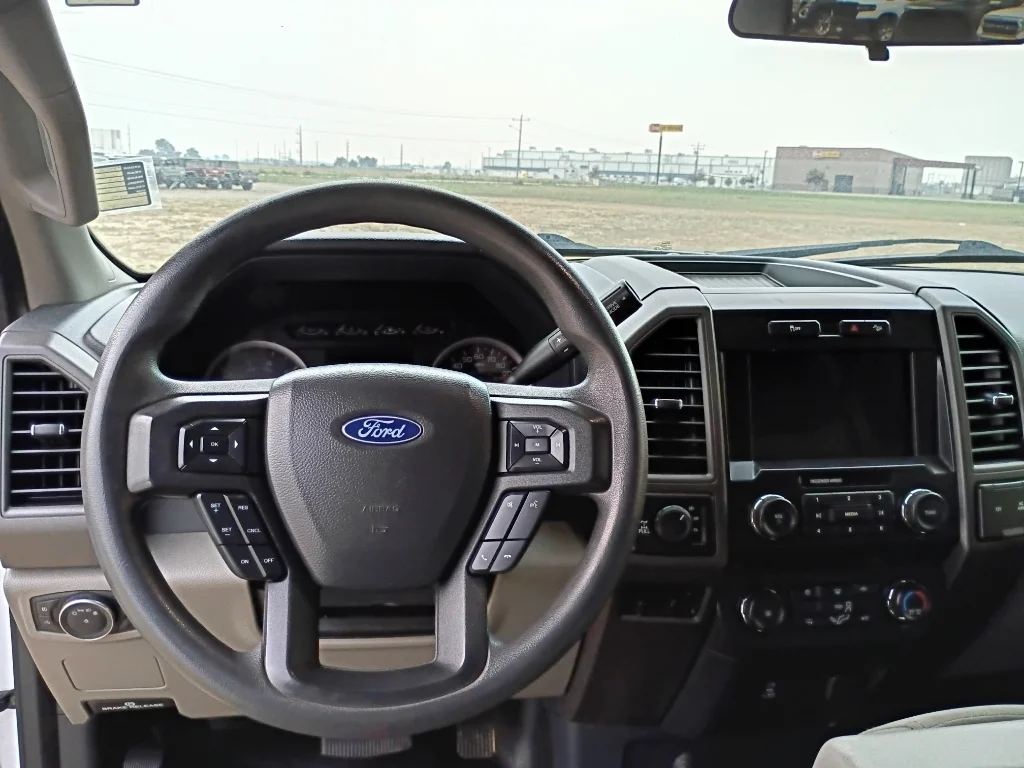 Used 2022 Oxford White Ford XL image 26
