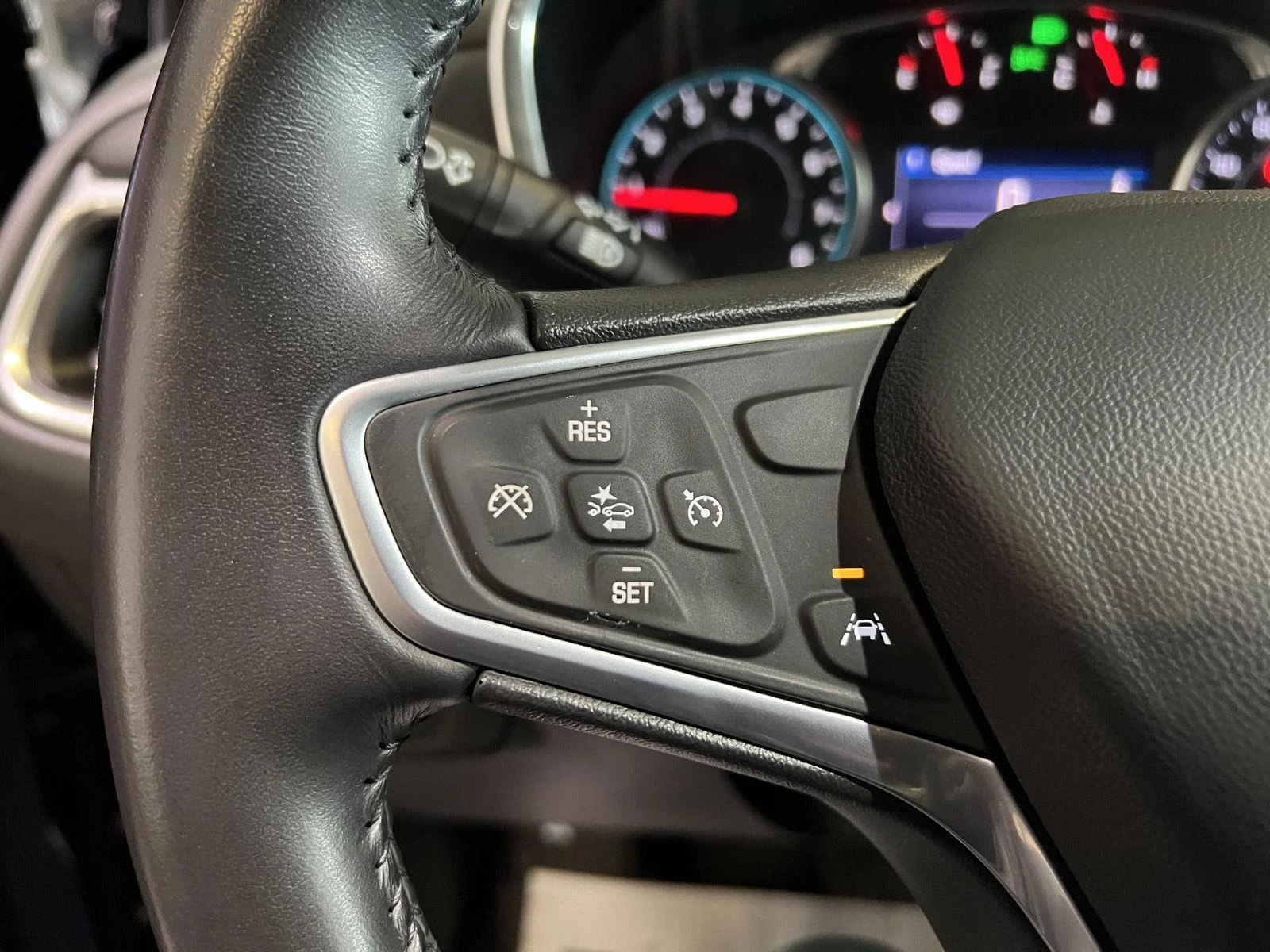 Used 2022 BLUE GLOW METALLIC Chevrolet LT image 14