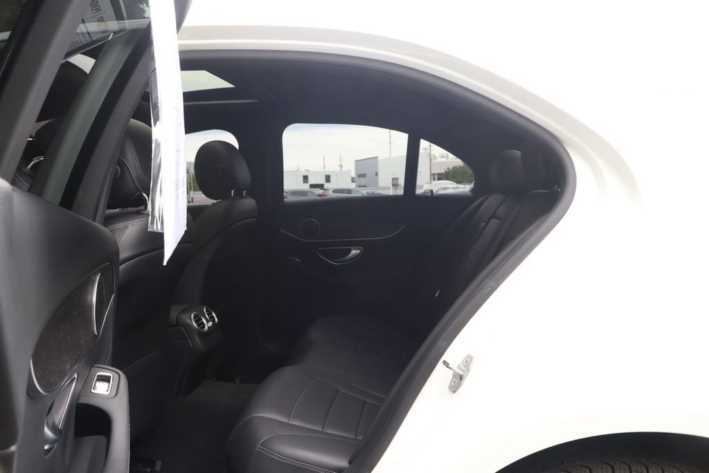 Used 2020 White Mercedes-Benz 4MATIC® image 39