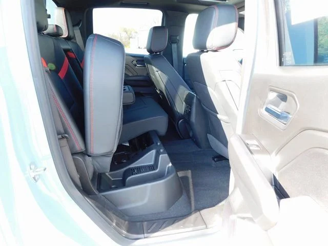 2025 Chevrolet Colorado Z71 - Photo 26