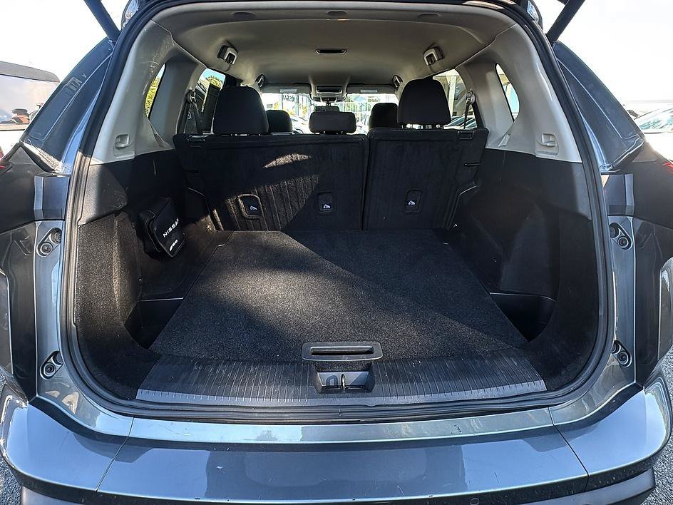 Used 2025 Gun Metallic Nissan SV image 38