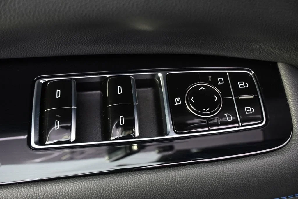 2025 Cadillac Escalade IQ Sport 1 - Photo 25