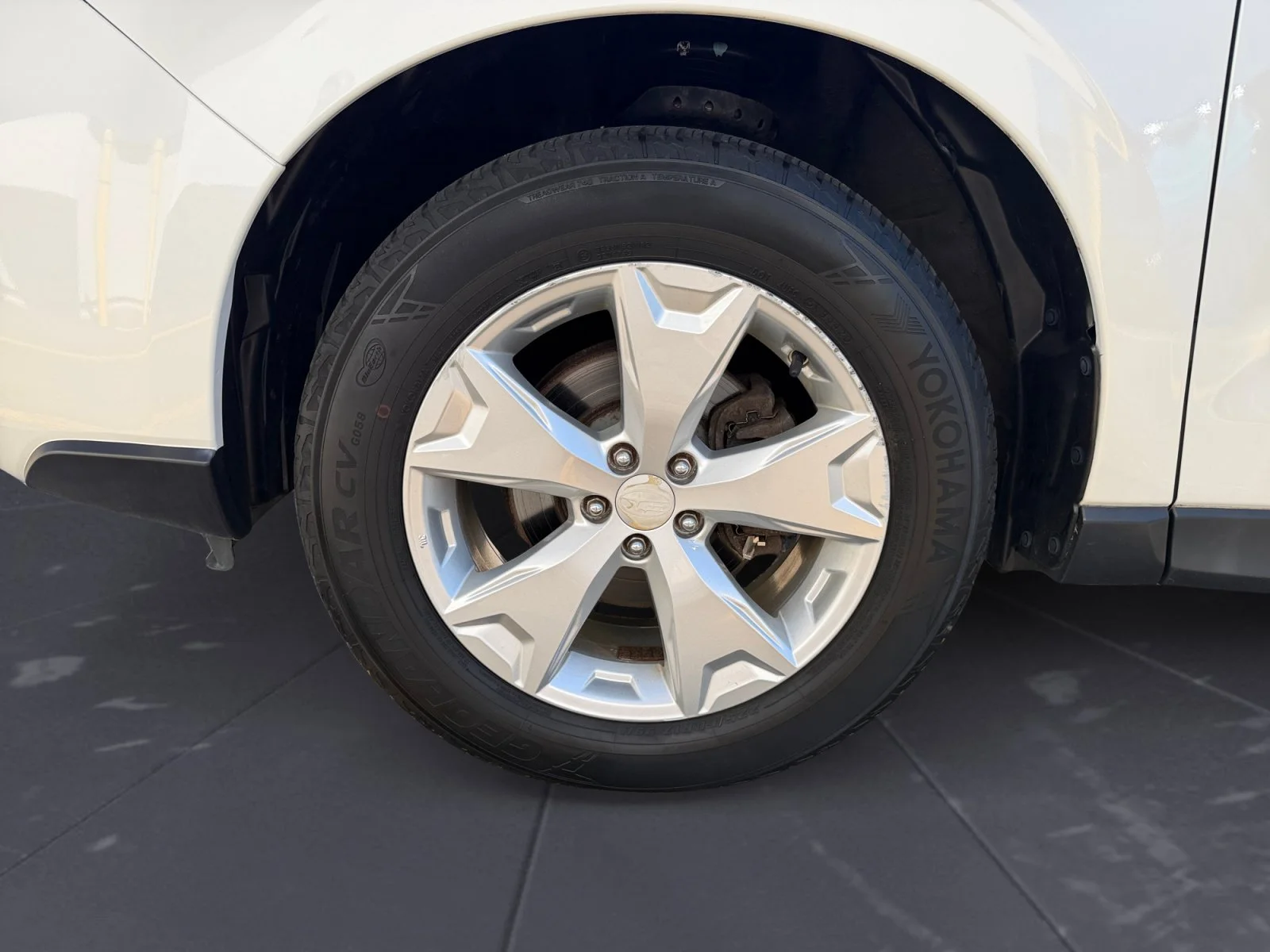 Used 2015 Satin White Pearl Subaru 2.5i Premium image 43