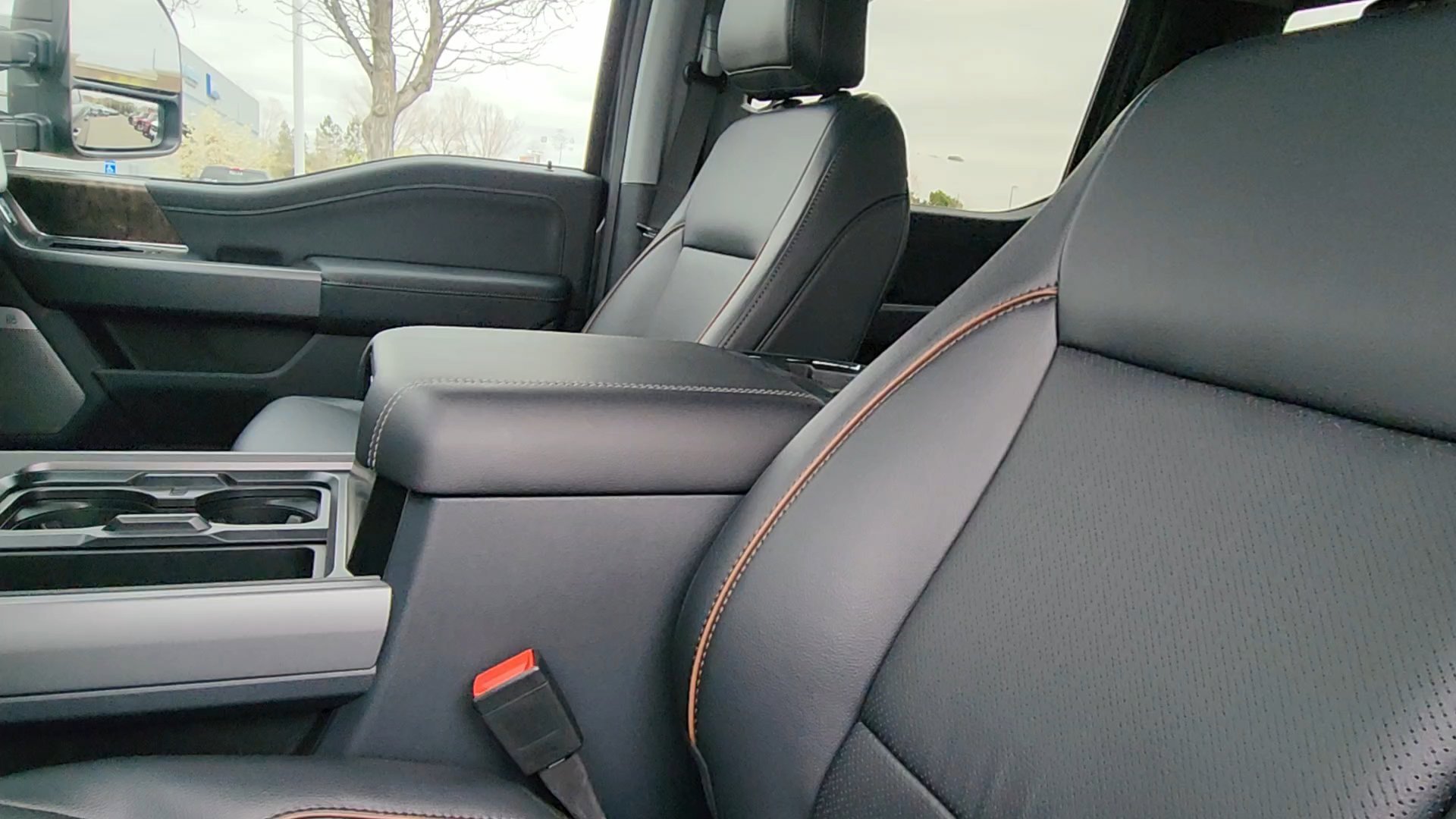 New 2026 Carbonized Gray Metallic Ford LARIAT image 33