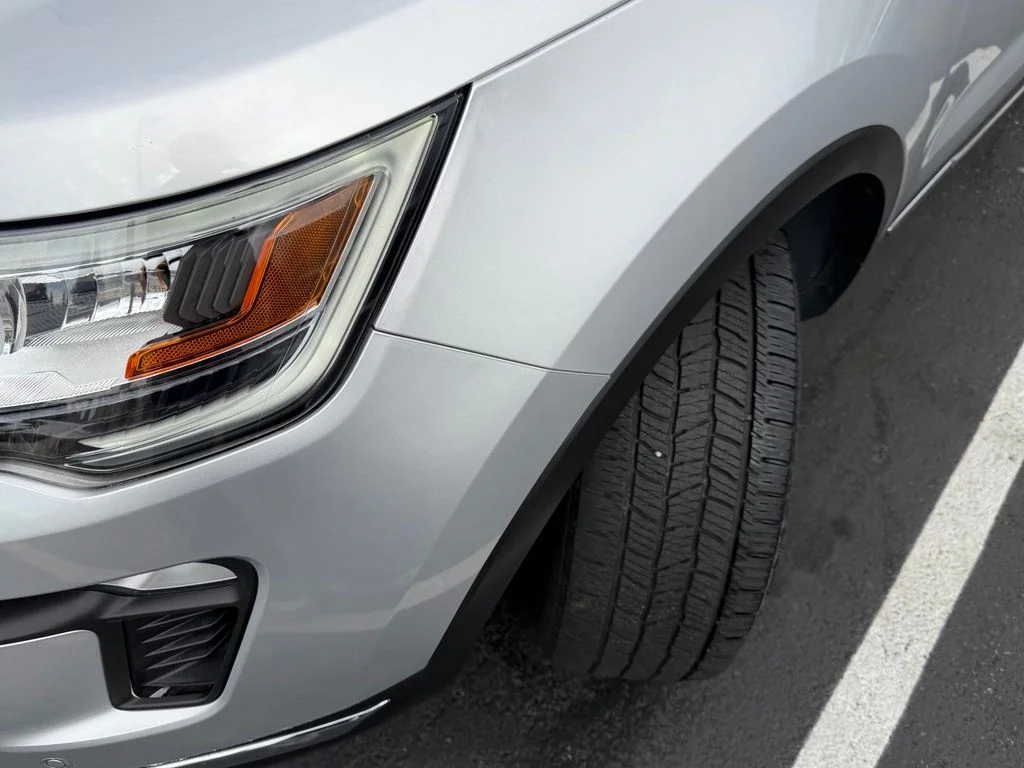 Used 2018 Ingot Silver Ford Limited image 3