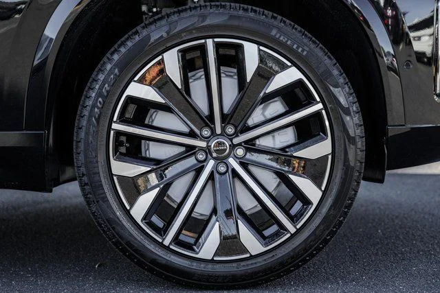 2026 Volvo XC90 Plus - Photo 16