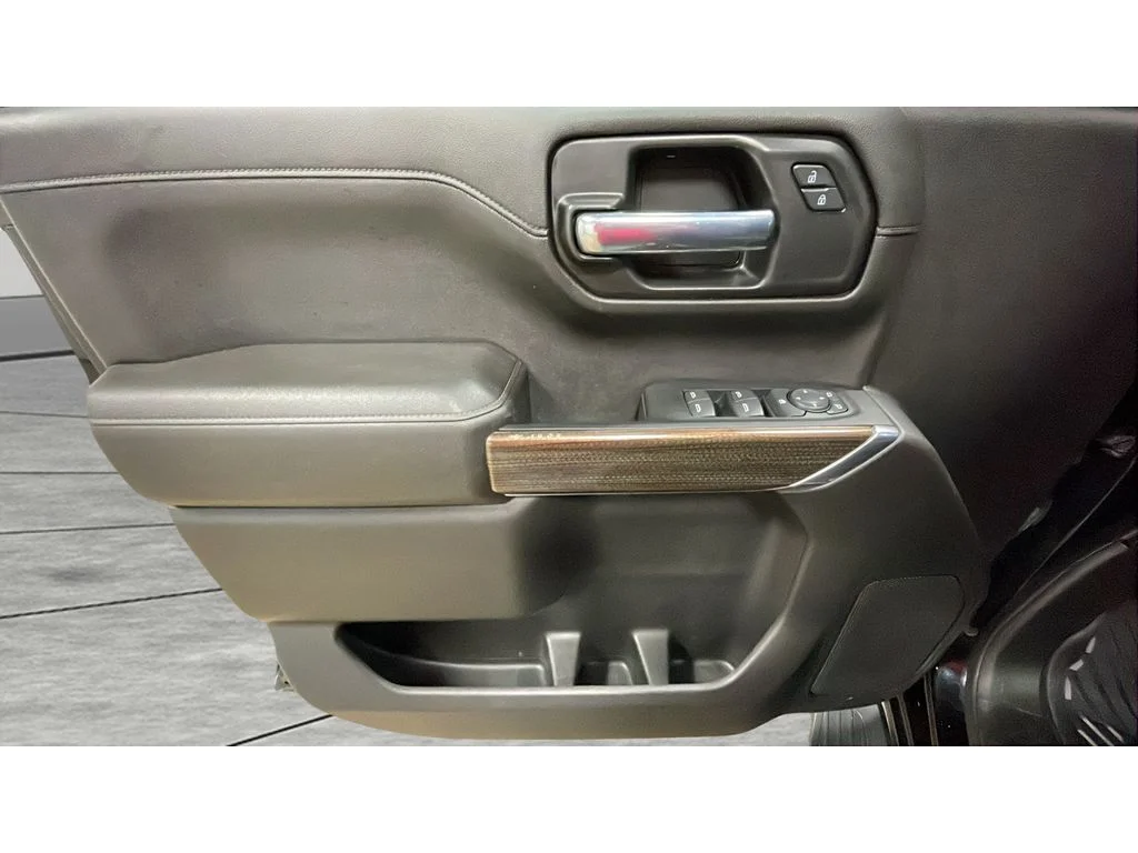 Used 2022 Black Chevrolet LT image 10