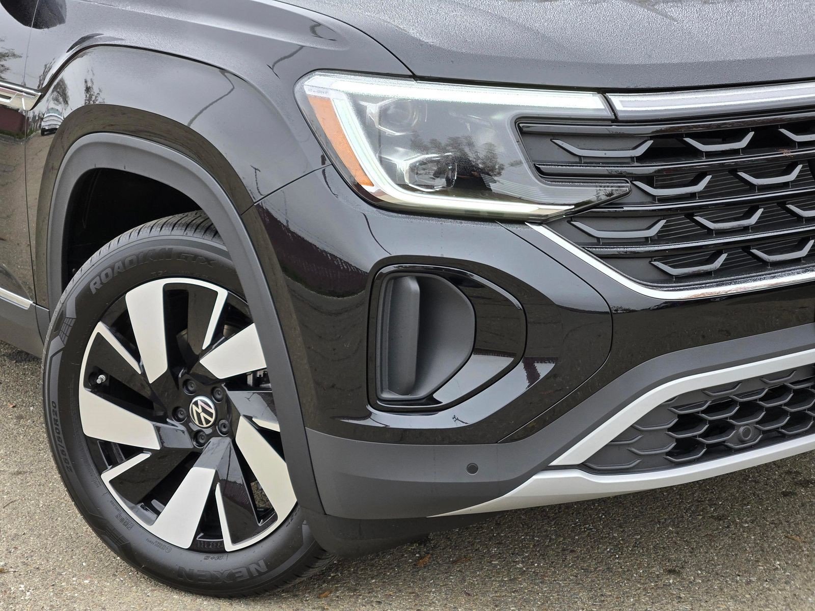 New 2026 Volkswagen Atlas Cross Sport 2.0T SEL 4D Sport Utility in