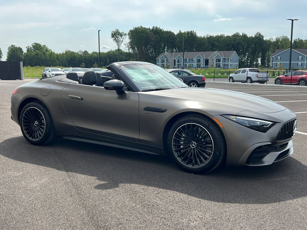 New 2027 Monza Grey Magno Mercedes-Benz AMG® SL 43 Roadster image 2
