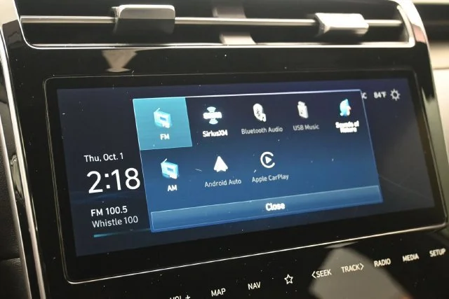 Used 2022 Ice White Hyundai Limited image 16