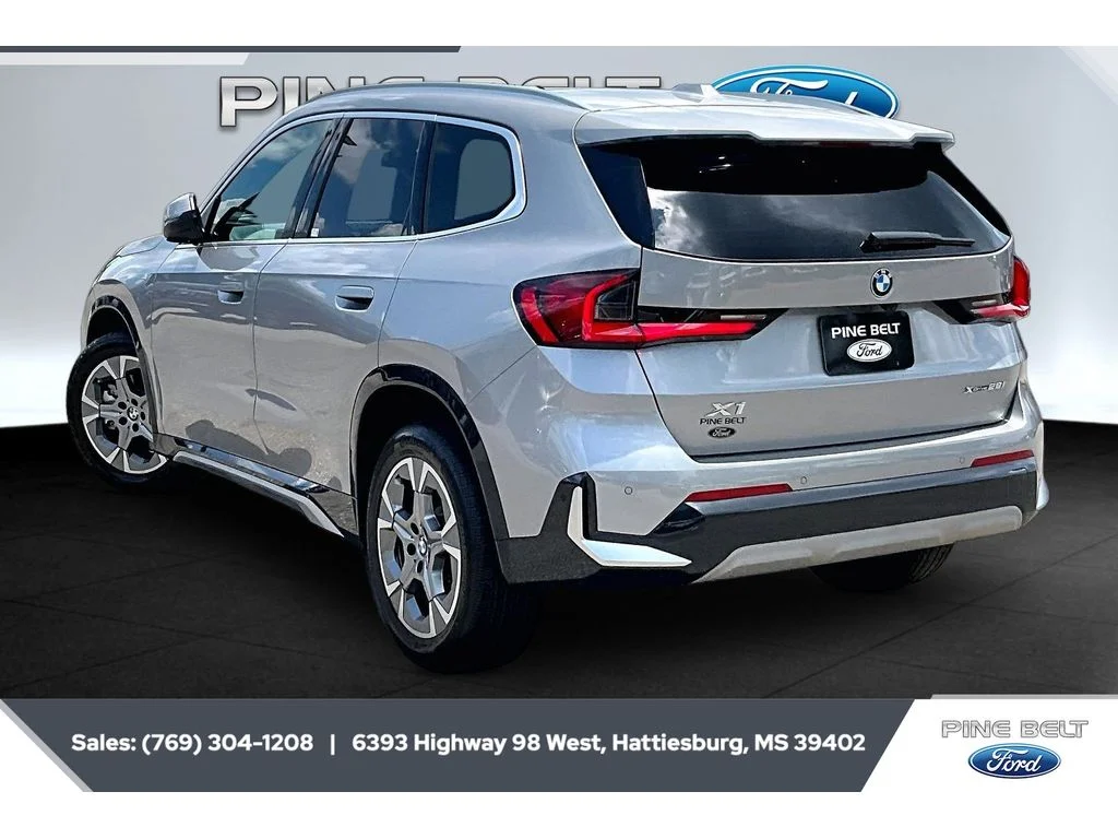 Used 2025 Space Silver Metallic BMW xDrive28i image 2