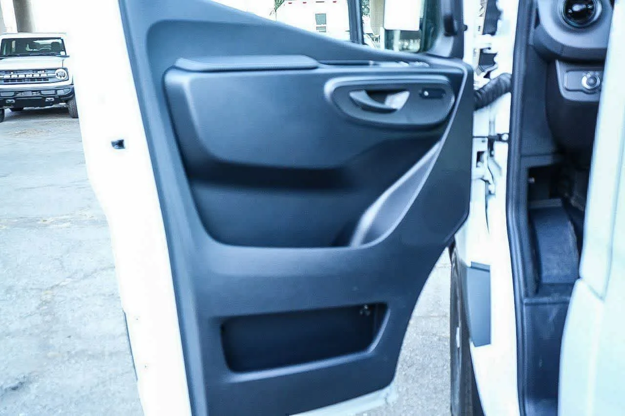 New 2026 Arctic White Mercedes-Benz Cargo 170WB High Roof RWD 2.0L I4 Diesel Turbo SO image 19