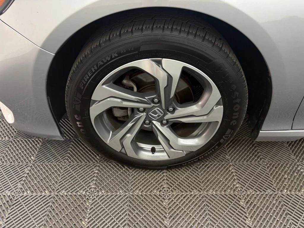 Used 2020 Silver Honda EX-L image 14