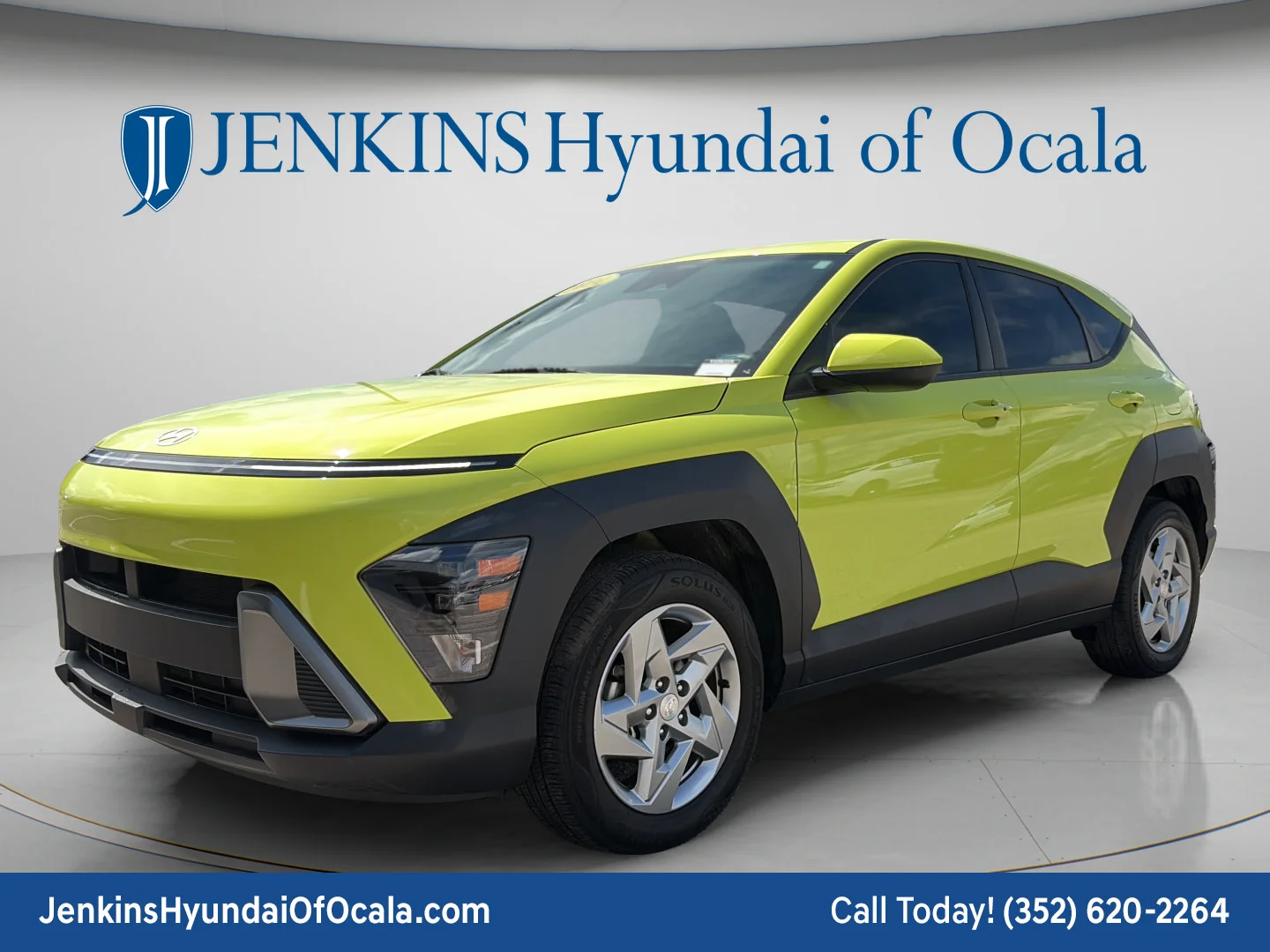 Used 2024 Neoteric Yellow Hyundai SE image 7